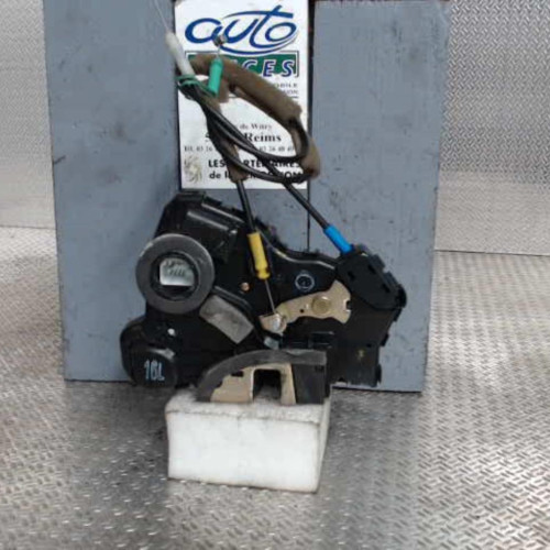 Serrure porte avg Toyota COROLLA Verso 2.0 d-4d (2004-2009)