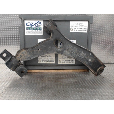 Triangle inf avg Ford TRANSIT CONNECT 1.8 di (2002-2013)