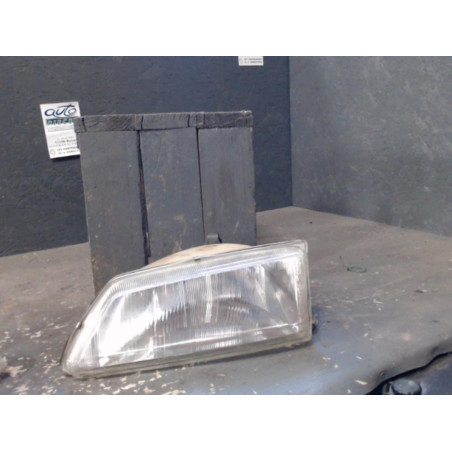Phare gauche Peugeot 106 I 1.1 (1991-1996)