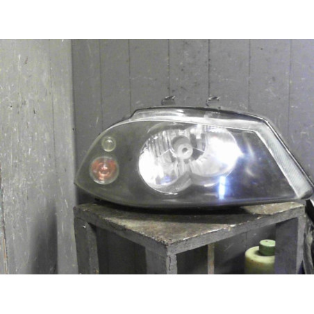 Phare droit Seat CORDOBA 1.9 sdi (2002-2009) 4 portes