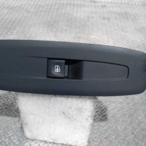 Commande lève-glace porte avant droite Renault SCÉNIC IV 1.2 tce 130 (2016)