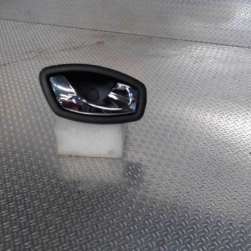 Poignee int porte ard RENAULT CAPTUR 1  0