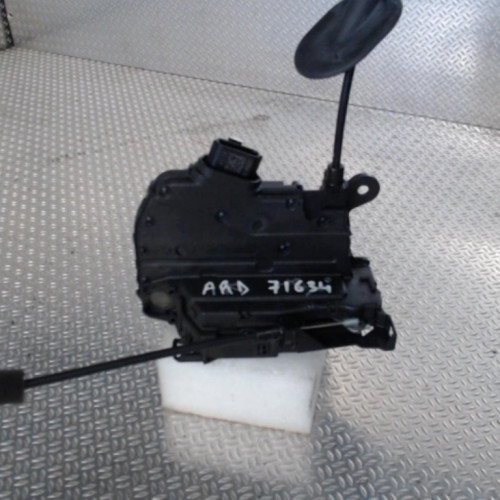 Serrure porte ard RENAULT CAPTUR 1  0