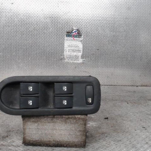 Commande lève-glace porte avant gauche Renault SCÉNIC II 1.5 dci (2007-2008)