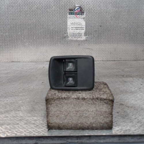 Commande lève-glace porte avant gauche Dacia LODGY 1.5 dci (2012) 5 portes