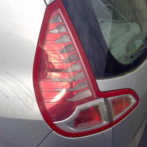 Feu arrière gauche Renault SCÉNIC III 1.6 16v (2009)