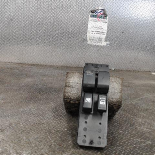 Commande lève-glace porte avant gauche Suzuki SWIFT III 1.3 ddis (2005)