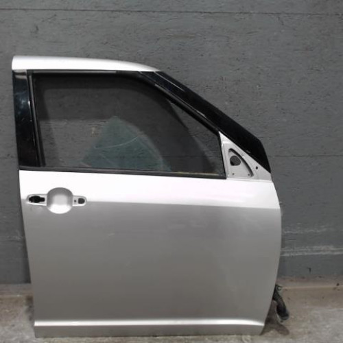 Porte avant droite Suzuki SWIFT III 1.3 ddis (2005)