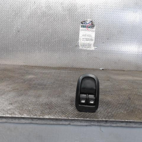 Commande lève-glace porte avant gauche Peugeot 206 3-5 portes 1.4 hdi eco 70 (2001-2009) 5 portes