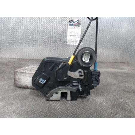 Serrure porte arg Toyota COROLLA Verso 2.2 d-4d (2005-2009) 5 portes