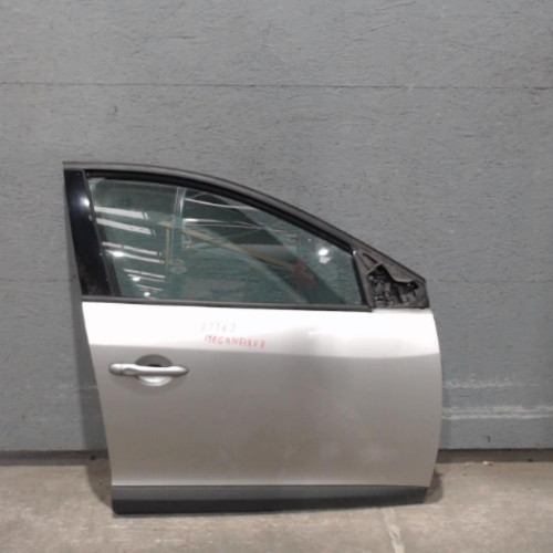 Porte avant droite Renault MEGANE III 3-5 portes 1.9 dci (2008)