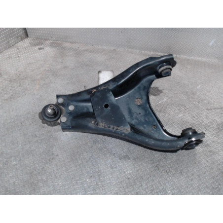 Triangle inf avg Dacia DUSTER 1.5 dci (2010-2018)