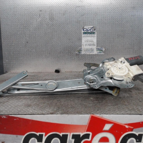 Mecanismemoteur leve-glace avg Toyota AVENSIS A trois volumes 2.0 d-4d (2006-2008)