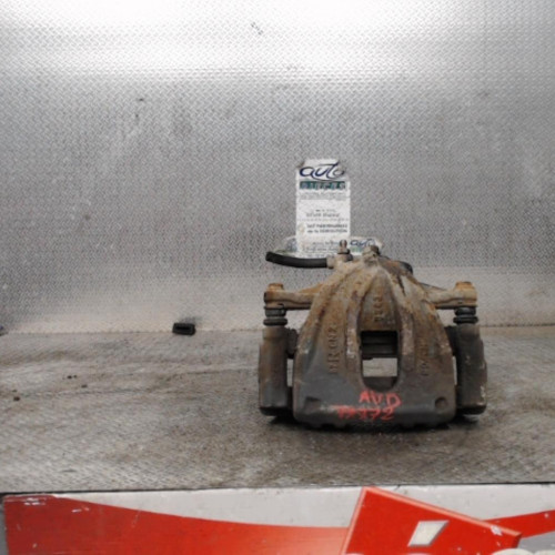 Etrier de frein avant droit Toyota AVENSIS A trois volumes 2.0 d-4d (2006-2008)