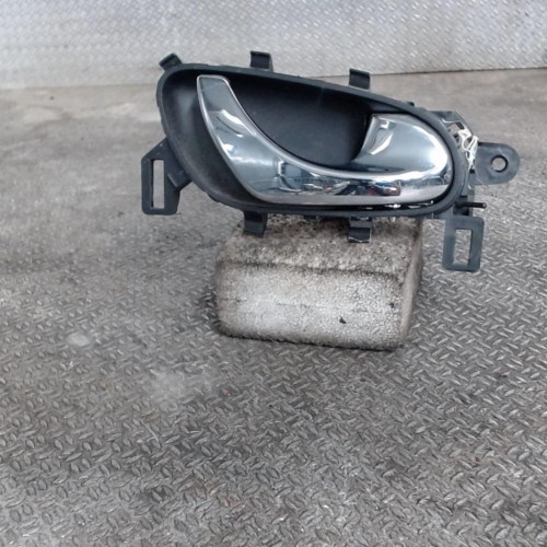 Poignee int porte ard Nissan QASHQAI II SUV 1.5 dci (2013)