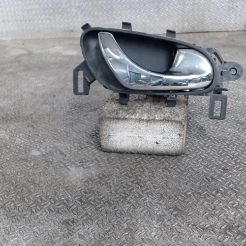 Poignee int porte avd Nissan QASHQAI II SUV 1.5 dci (2013)
