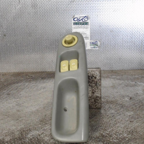 Commande lève-glace porte avant gauche Renault TWINGO I 1.2 (1993-1996) 3 portes