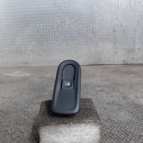 Commande leve-glace porte arrière droite Dacia DUSTER 1.5 dci (2010-2018)