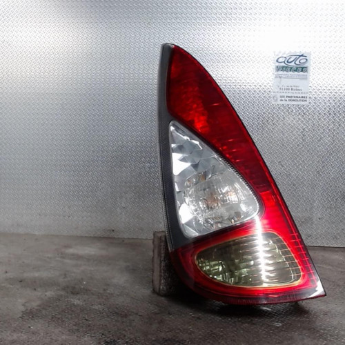 Feu arrière gauche Toyota YARIS VERSO 1.4 d-4d (2000-2005)