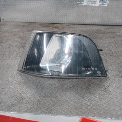 Clignotant gauche Volvo V40 Break 1.9 di (2000-2004)