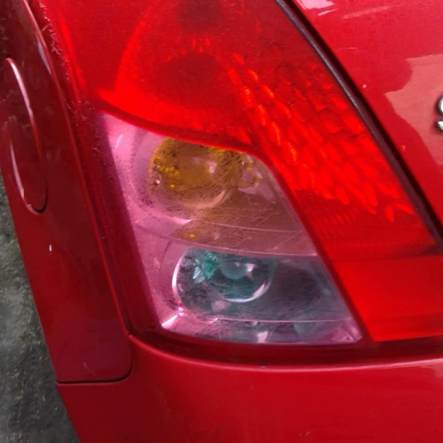Feu arrière gauche Suzuki SWIFT III 1.3 ddis (2005)