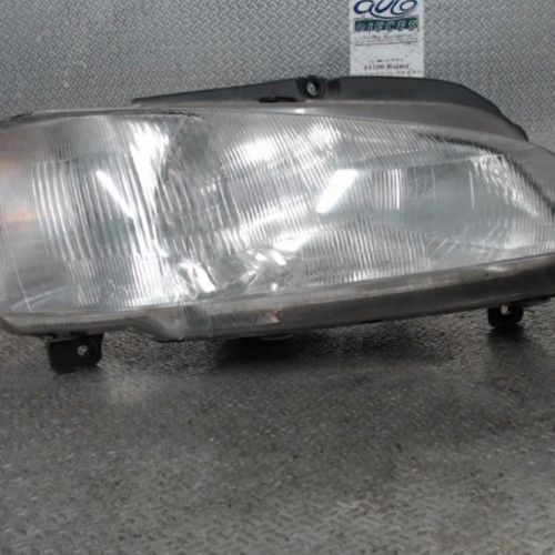 Phare droit Peugeot 106 II 1.1 i (1996-2004)