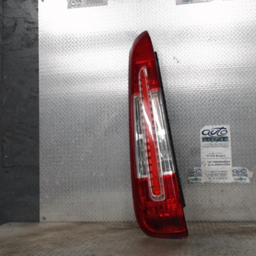 Feu arrière gauche Ford C-MAX 1.6 tdci (2007-2010) 5 portes