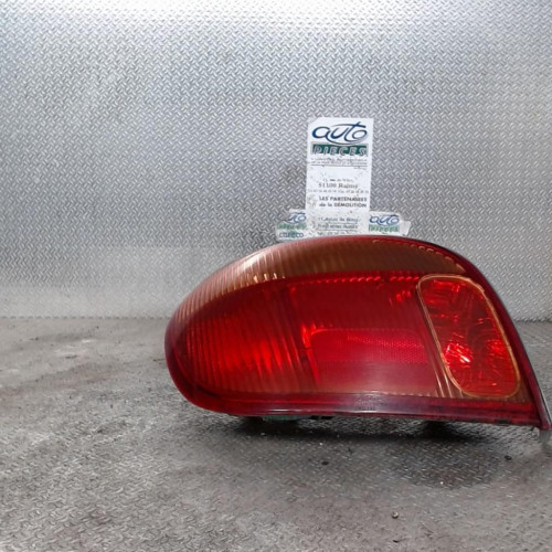 Feu arrière gauche Toyota YARIS 1.4 d-4d (2001-2005)