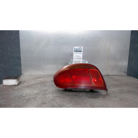 Feu arrière gauche Toyota YARIS 1.4 d-4d (2001-2005)