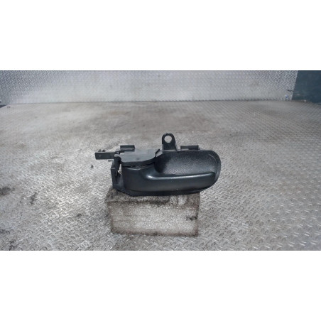 Poignee int porte avg Toyota YARIS 1.4 d-4d (2001-2005)