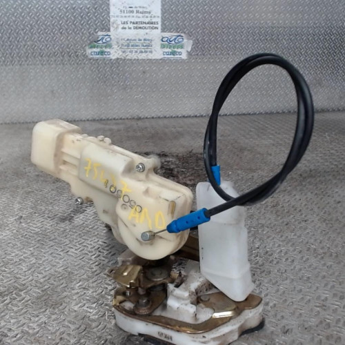 Serrure porte ard Toyota YARIS 1.4 d-4d (2001-2005)