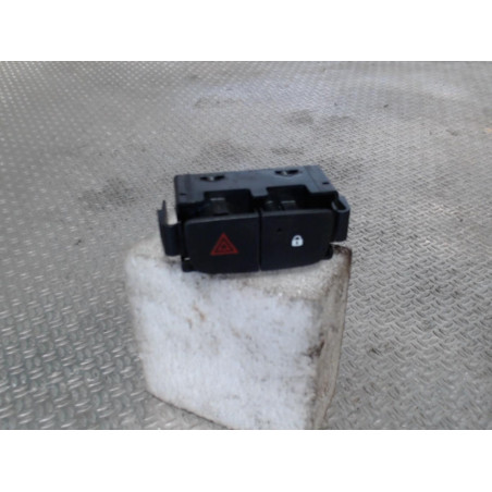 Bouton de warning RENAULT TRAFIC 3  0