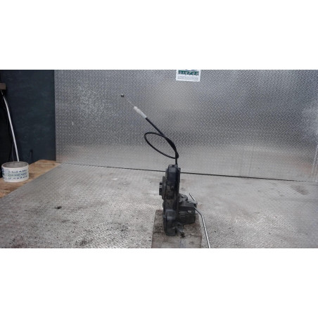 Serrure porte avd Toyota RAV 4 III 2.2 d 4wd (2006-2012)