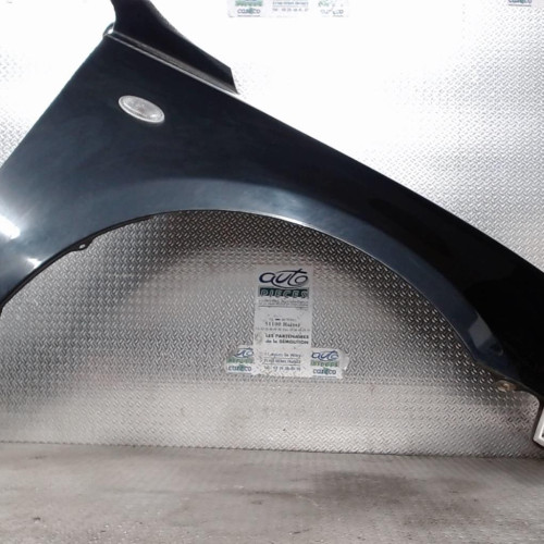Aile avant droite Mazda 3 A trois volumes 1.6 di turbo (2004-2009)