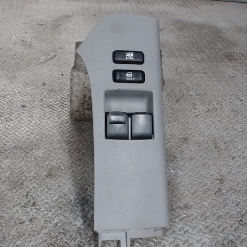 Commande lève-glace porte avant gauche Toyota YARIS 1.4 d-4d (2005-2012)