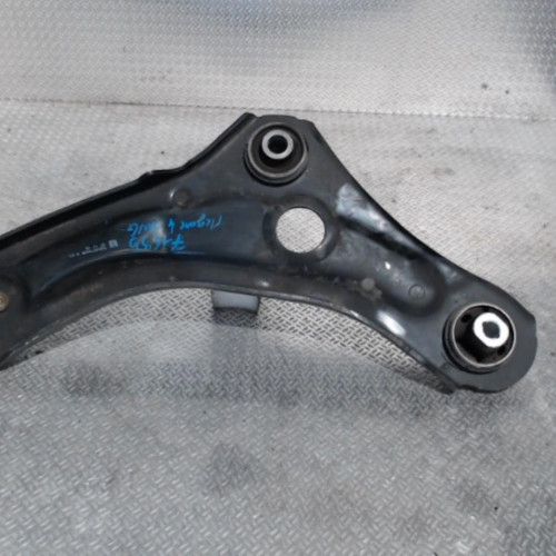 Triangle inf avg Renault MEGANE IV 3-5 portes 1.2 tce 100 (2015)