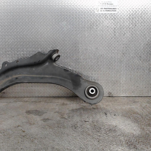 Triangle inf avg RENAULT CAPTUR 1  0