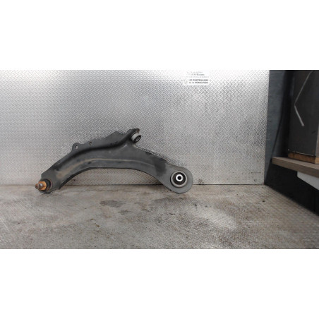 Triangle inf avg RENAULT CAPTUR 1  0