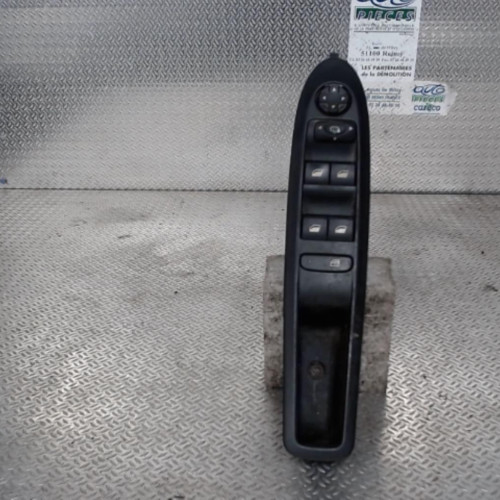 Commande lève-glace porte avant gauche Citroën C4 II 1.6 bluehdi 100 (2014)