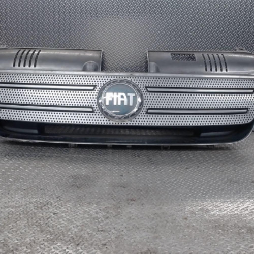 Calandre Fiat IDEA 1.3 d multijet (2004)
