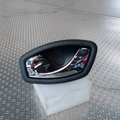 Poignee int porte avg RENAULT CAPTUR 1  0