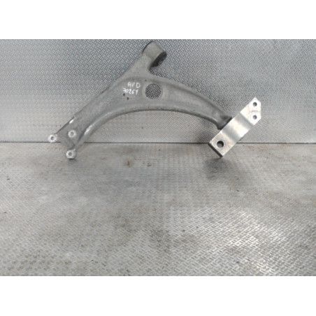 Triangle inf avd Vw PASSAT B6 Variant 2.0 bluetdi (2009-2010)