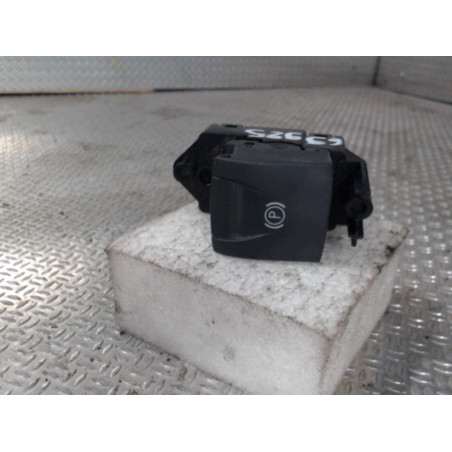 Interrupteur commande de frein a main Renault MEGANE III 3-5 portes 1.6 dci (2011-2015) 5 portes