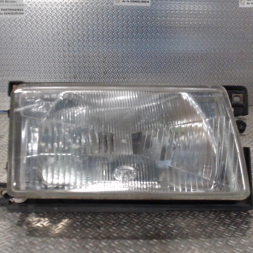 Phare droit VOLKSWAGEN POLO 2  0