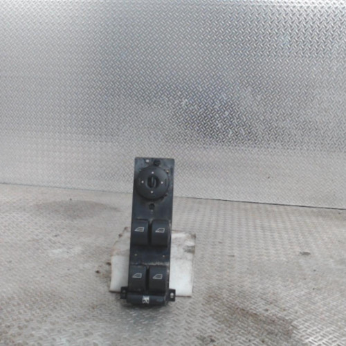 Commande lève-glace porte avant gauche Ford FOCUS II 1.6 tdci (2004-2012)