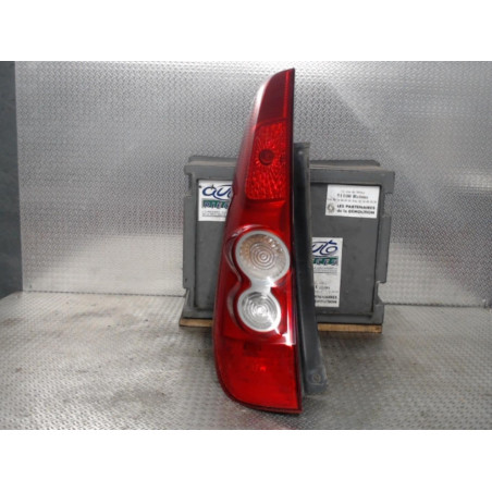 Feu arrière gauche Ford FIESTA V 1.6 tdci (2004-2008)