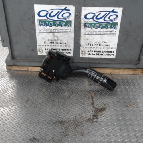 Commande essuie glace Mazda 6 A trois volumes 2.0 di (2002-2007)