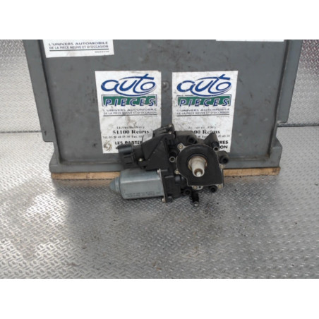 Moteur leve-vitre avg Audi A4 B5 Avant 2.5 tdi (1997-2001)