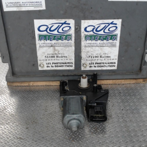 Mecanisme  moteur lève-glace avant droit Audi A4 B5 Avant 2.5 tdi (1997-2001)