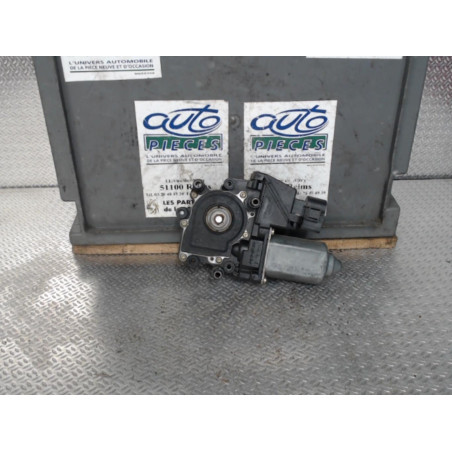 Mecanisme  moteur lève-glace avant droit Audi A4 B5 Avant 2.5 tdi (1997-2001)